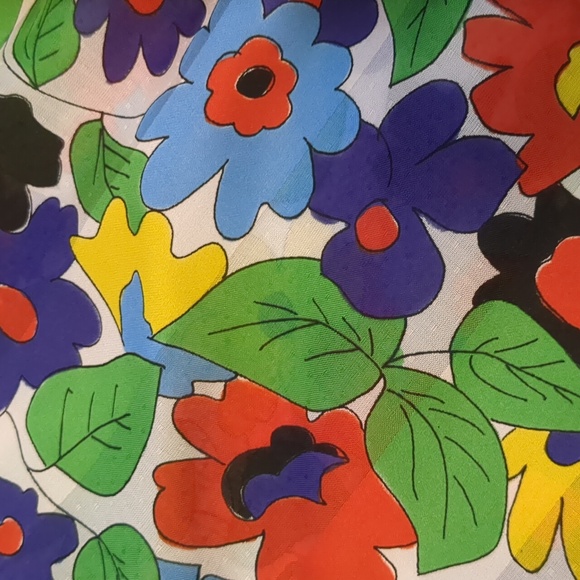 PATRICIA DUMONT 45" SQUARE Flower Scarf - Picture 4 of 7